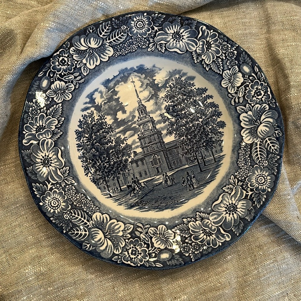 Vintage Liberty Blue dinner plate 9.75” blue and white transferware